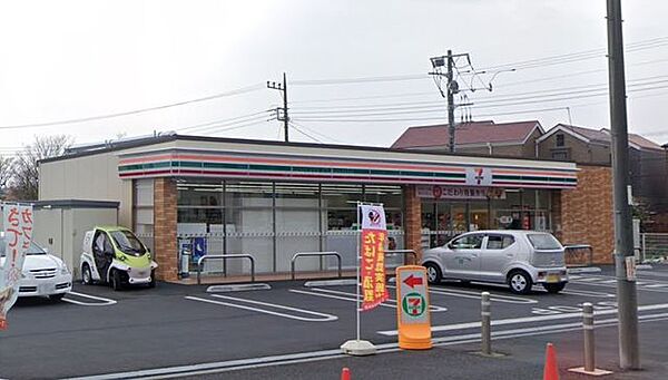セブンイレブン平塚纒店 徒歩6分。コンビニが利用でき、急な買い物や日常のちょっとした用事にも便利な環境です。 430m