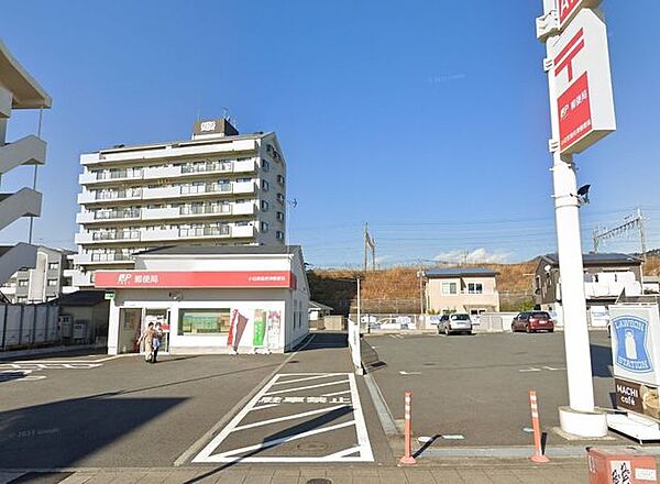 小田原国府津郵便局 徒歩13分。郵便局が利用でき、荷物の発送や手続きもスムーズに行える快適な環境です。 1020m