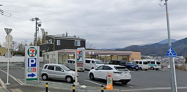 セブンイレブン平塚真田2丁目店 徒歩5分。コンビニが利用でき、急な買い物や日常のちょっとした用事にも便利な環境です。 360m