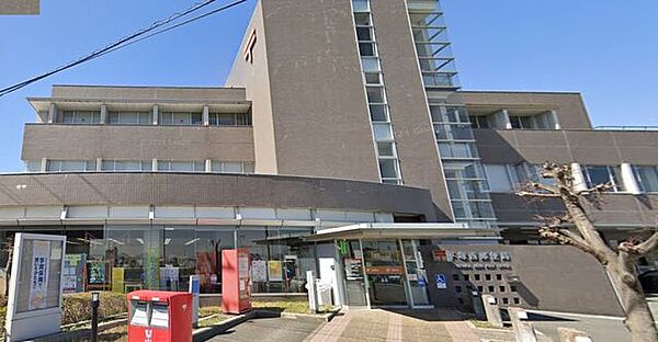 平塚西郵便局 徒歩3分。郵便局が利用でき、荷物の発送や手続きもスムーズに行える快適な環境です。 200m