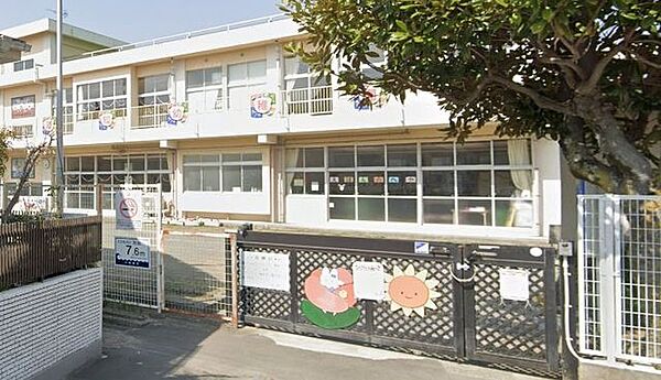小田原市立酒匂幼稚園 徒歩8分。幼稚園や保育園が整い、小さなお子さまの通園も安心。子育て世帯に嬉しい環境です。 640m