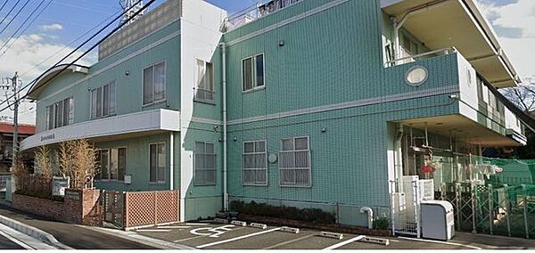 たけの子保育園 徒歩9分。幼稚園や保育園が整い、小さなお子さまの通園も安心。子育て世帯に嬉しい環境です。 710m
