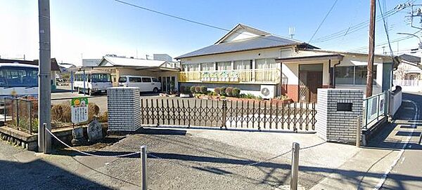 鴨宮幼稚園 徒歩15分。幼稚園や保育園が整い、小さなお子さまの通園も安心。子育て世帯に嬉しい環境です。 1190m