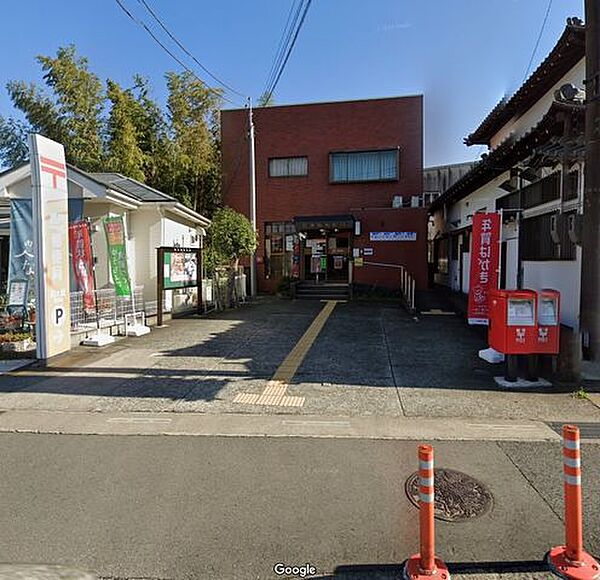 西大磯郵便局 徒歩6分。郵便局が利用でき、荷物の発送や手続きもスムーズに行える快適な環境です。 450m