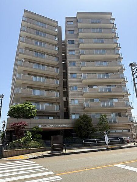apartment 富山県射水市西新湊12-8