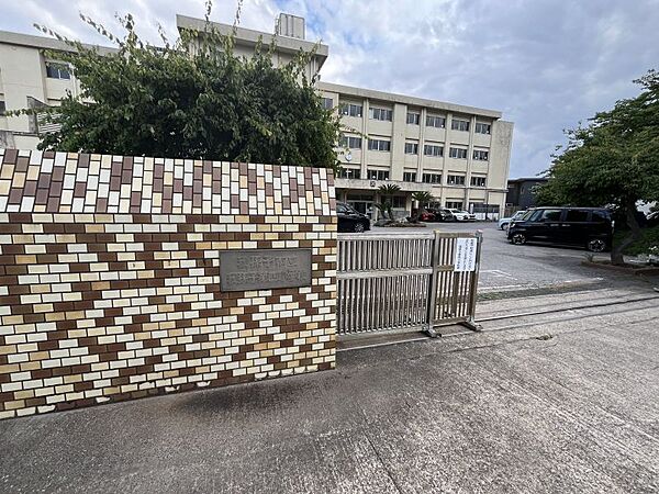 我孫子第四小学校まで　950m　徒歩約12分●◆教育目標：「意欲を持ち、自分を磨くたくましい子」 ～よく遊び・よく学び・みんななかよく～　