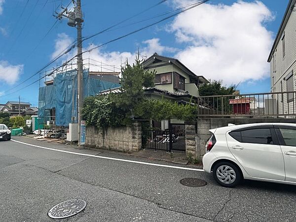 モラージュ柏まで車で約3分！公園も近く、ファミリー世帯も住みやすい環境です♪