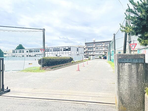 西原小学校まで　830m　徒歩約11分●教育目標「地域の良さに気づき 地域を誇り愛せる 児童の育成」子ども達一人ひとり、そして教職員が輝き、安全で安心な活気のある学校をめざします。