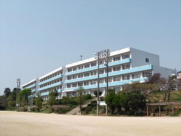 三田中学校 670m