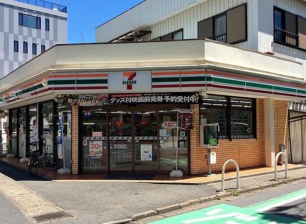 セブンイレブン船橋湊町店 370m