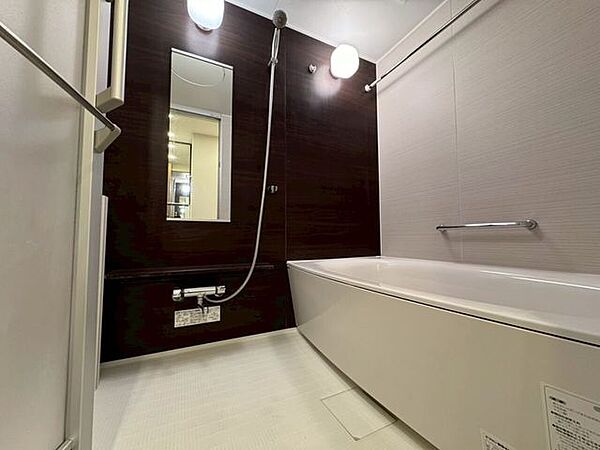 【Bathroom】リラックスできる空間で、一日の疲れを癒し、心身共にリフレッシュできます。