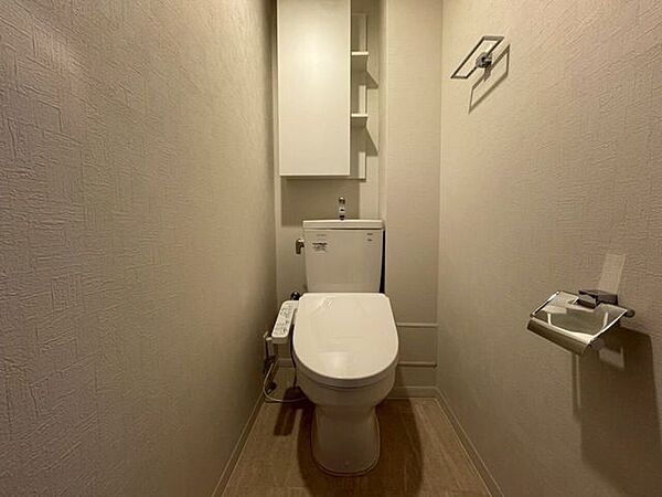 【Toilet】清潔感があり、落ち着いたデザインのトイレ。家族みんなが快適に使えます。