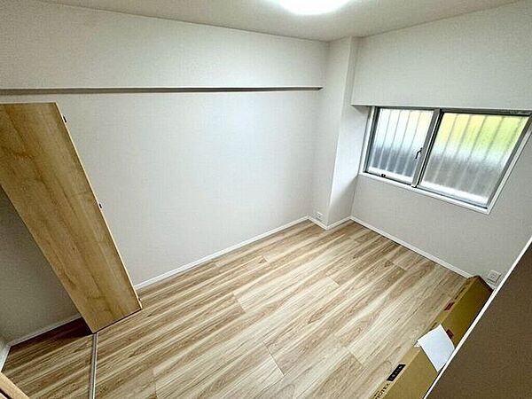 【Bedroom】主寝室や子ども部屋、在宅ワークにも使える洋室。暮らしに合わせて自由にレイアウトできます。