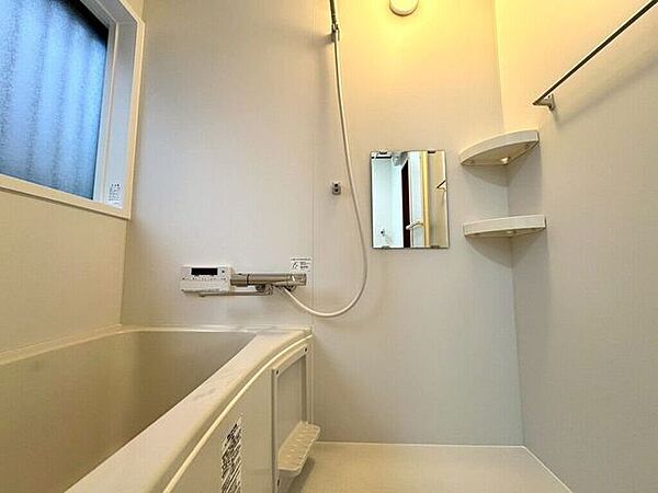 【Bathroom】リラックスできる空間で、一日の疲れを癒し、心身共にリフレッシュできます。