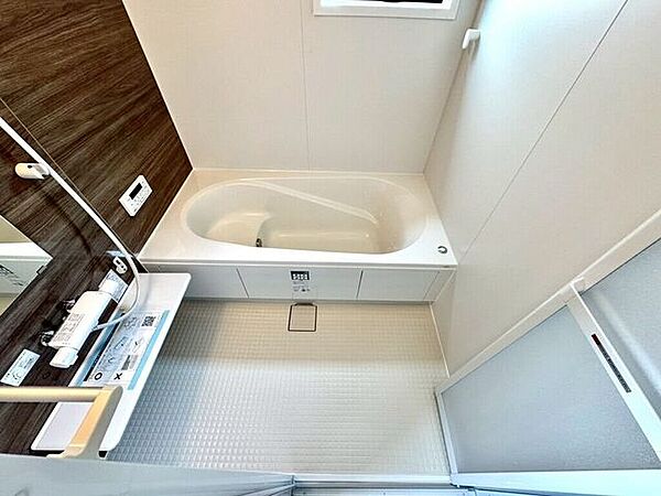 【Bathroom】リラックスできる空間で、一日の疲れを癒し、心身共にリフレッシュできます。