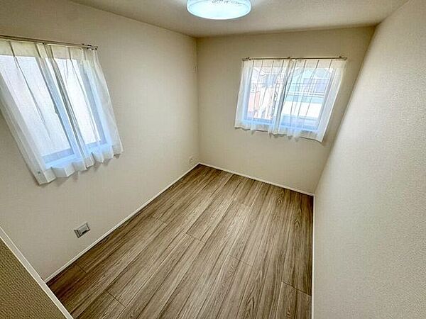 【Bedroom】主寝室や子ども部屋、在宅ワークにも使える洋室。暮らしに合わせて自由にレイアウトできます。