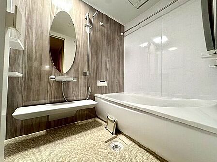 【Bathroom】リラックスできる空間で、一日の疲れを癒し、心身共にリフレッシュできます。