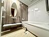 浴室：【Bathroom】リラックスできる空間で、一日の疲れを癒し、心身共にリフレッシュできます。