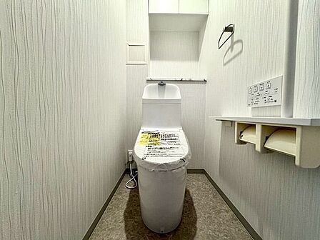 【Toilet】清潔感があり、落ち着いたデザインのトイレ。家族みんなが快適に使えます。