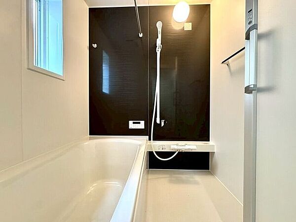 【Bathroom】リラックスできる空間で、一日の疲れを癒し、心身共にリフレッシュできます。