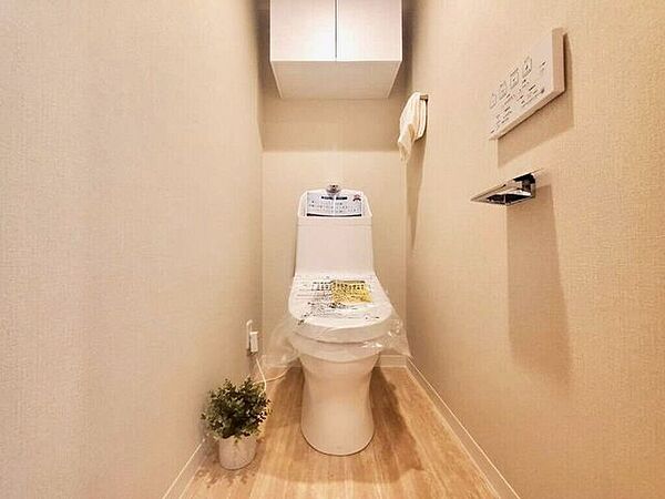 【Toilet】清潔感があり、落ち着いたデザインのトイレ。家族みんなが快適に使えます。