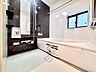 浴室：【Bathroom】リラックスできる空間で、一日の疲れを癒し、心身共にリフレッシュできます。