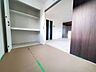 和室：【Japanese Room】心落ち着く和室空間。客間やお子様の遊び場にも活用できます。