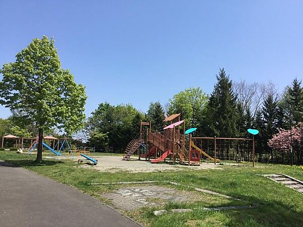 南ヶ丘公園 710m