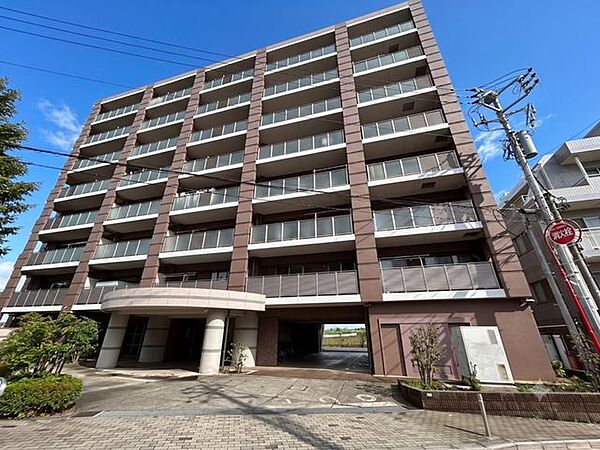 【Exterior】落ち着きのあるシンプルな外観で、長く愛せる住まいに仕上がっています。