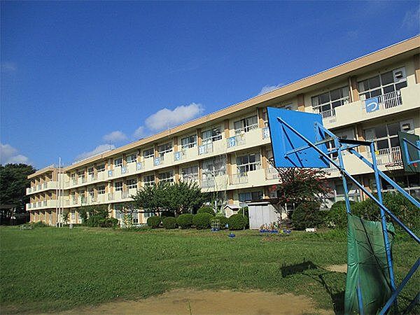 横戸小学校 760m