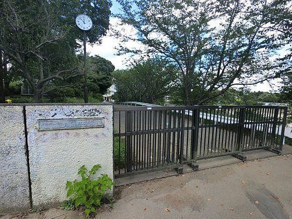 臼井中学校 1880m