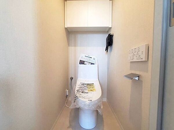【Toilet】清潔感があり、落ち着いたデザインのトイレ。家族みんなが快適に使えます。