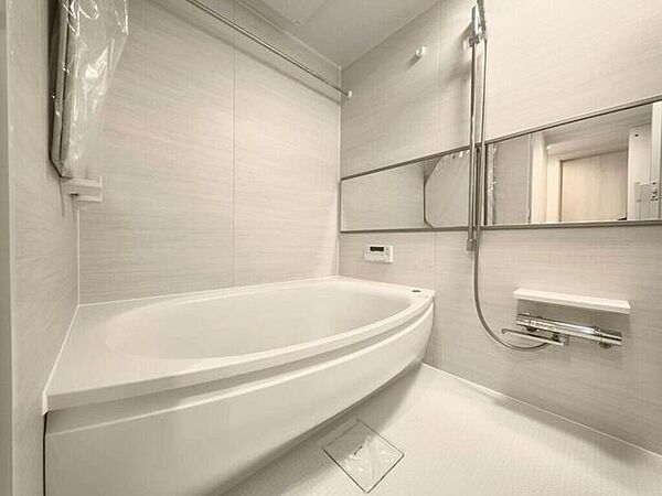 【Bathroom】リラックスできる空間で、一日の疲れを癒し、心身共にリフレッシュできます。