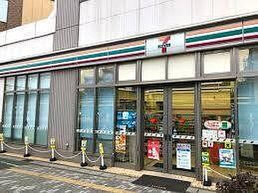 セブンイレブン 船橋北習志野駅前店 870m
