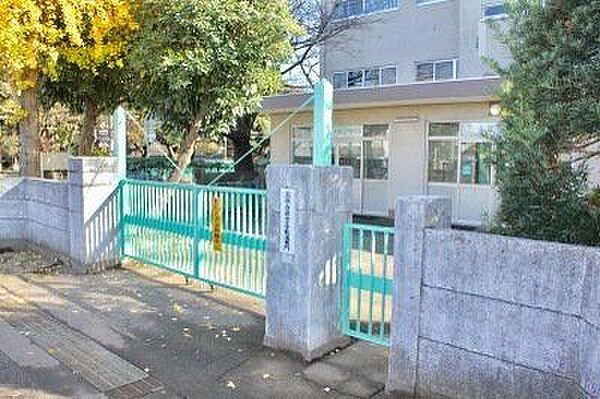 高根台第二小学校 580m