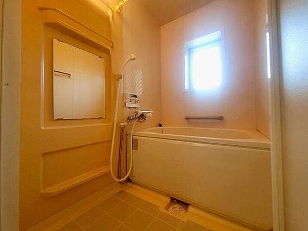 【Bathroom】リラックスできる空間で、一日の疲れを癒し、心身共にリフレッシュできます。