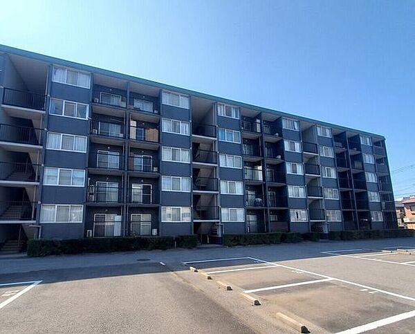 【Exterior】落ち着きのあるシンプルな外観で、長く愛せる住まいに仕上がっています。