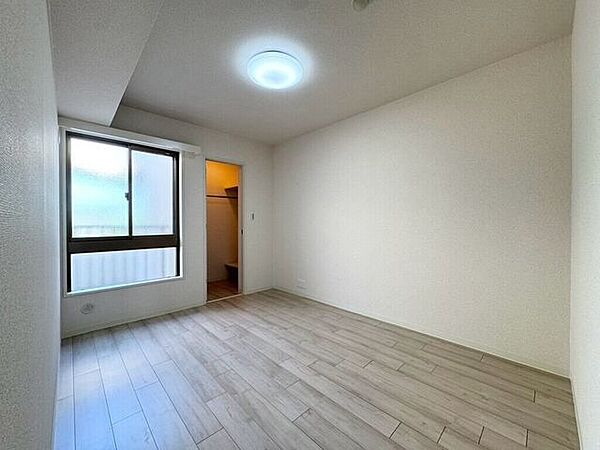 【Bedroom】主寝室や子ども部屋、在宅ワークにも使える洋室。暮らしに合わせて自由にレイアウトできます。