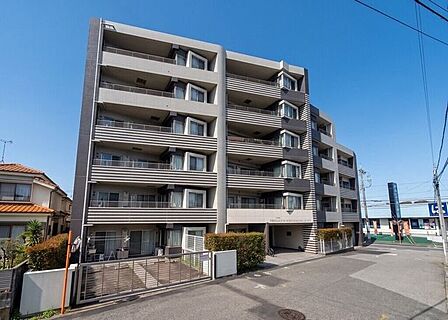 【Exterior】落ち着きのあるシンプルな外観で、長く愛せる住まいに仕上がっています。