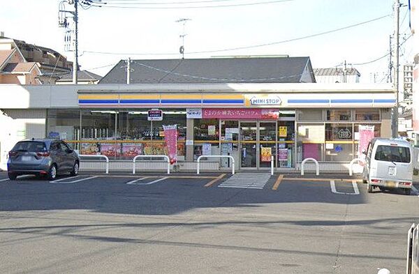 ミニストップ前原東3丁目店 520m