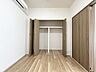 収納：【Bedroom】クローゼット完備で収納力◎。家具の配置もしやすい機能的な洋室です。