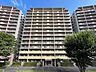 外観：【Exterior】落ち着きのあるシンプルな外観で、長く愛せる住まいに仕上がっています。