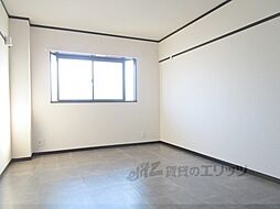 JR山陰本線 亀岡駅 徒歩10分の賃貸マンション 1階1Kのリビング/ダイニング