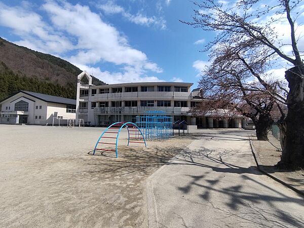 detached 岩手県釜石市甲子町第9地割127-8
地図を見る