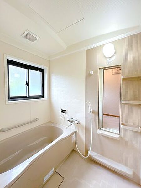 浴室です。クリーニングを行いました。