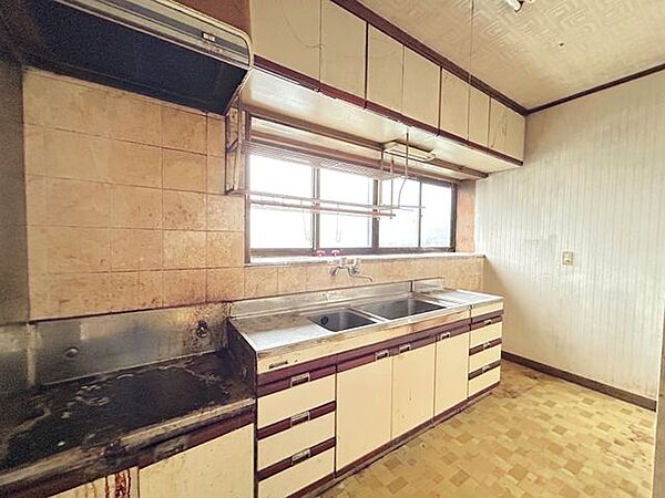 【現況】別角度からのキッチンです。