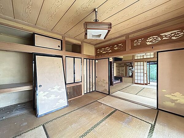 【現況】1階西側8帖の和室です。