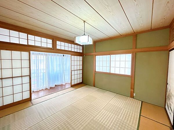 【現況販売】2階南西側和室です。