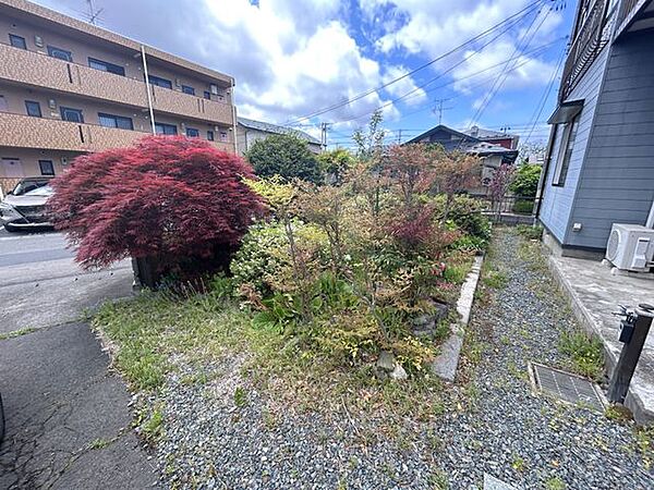 【駐車場工事予定】植栽を撤去し、駐車場をつくります。