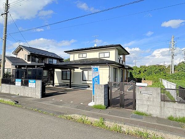 道路からの外観です。